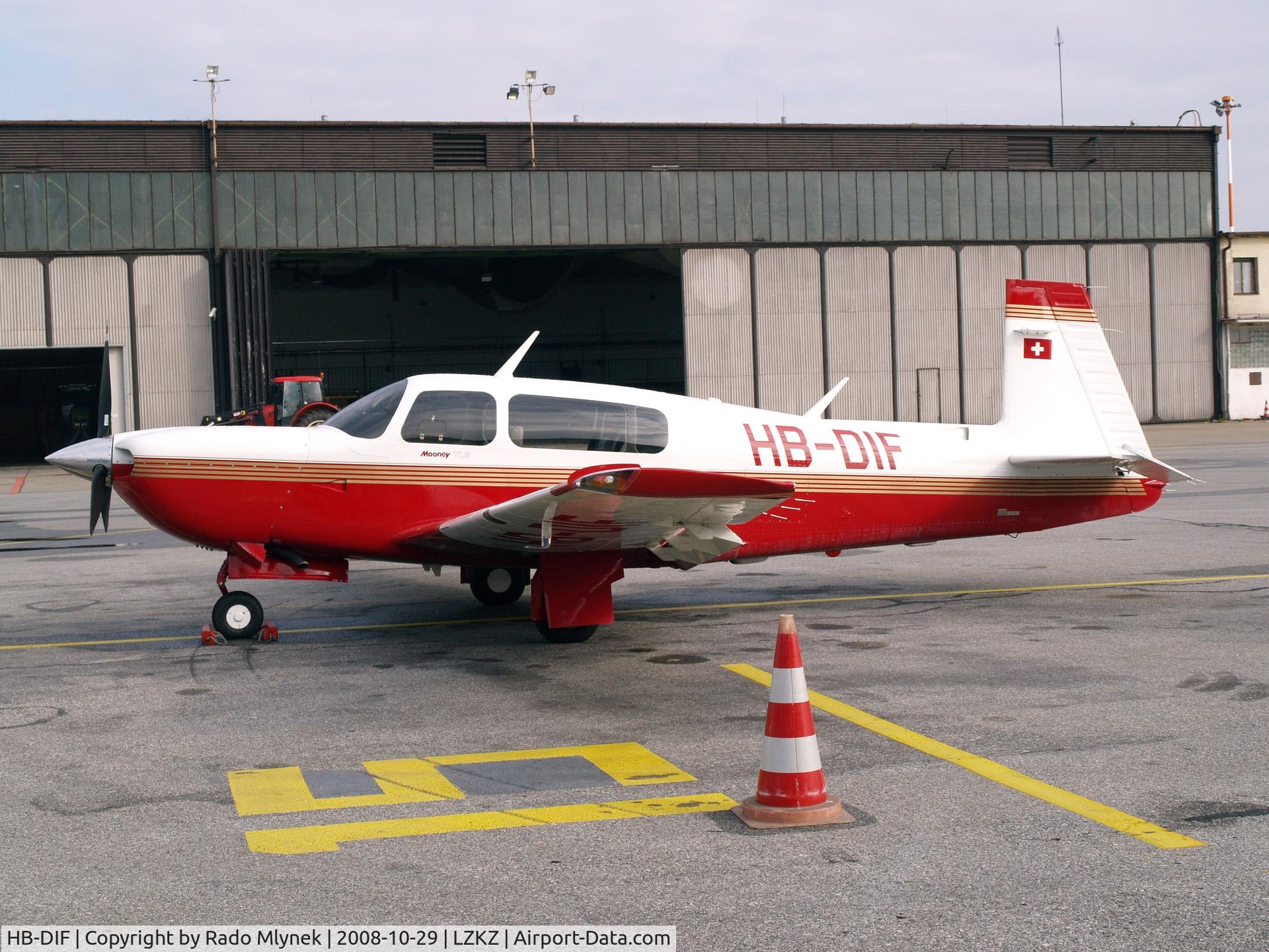HB-DIF, 1995 Mooney M20M Bravo C/N 27-0206, on the general aviaton apron of  LZKZ/KSC aiport