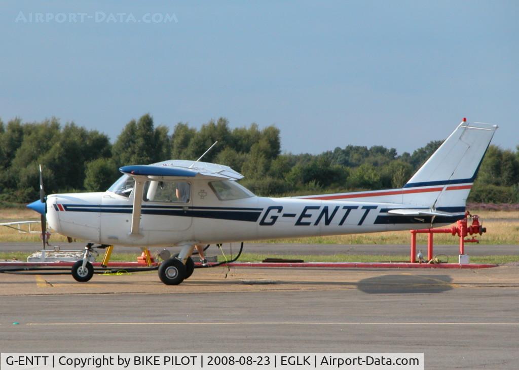 G-ENTT, 1980 Reims F152 C/N 1750, LOCAL 152 WAITING FOR FUEL