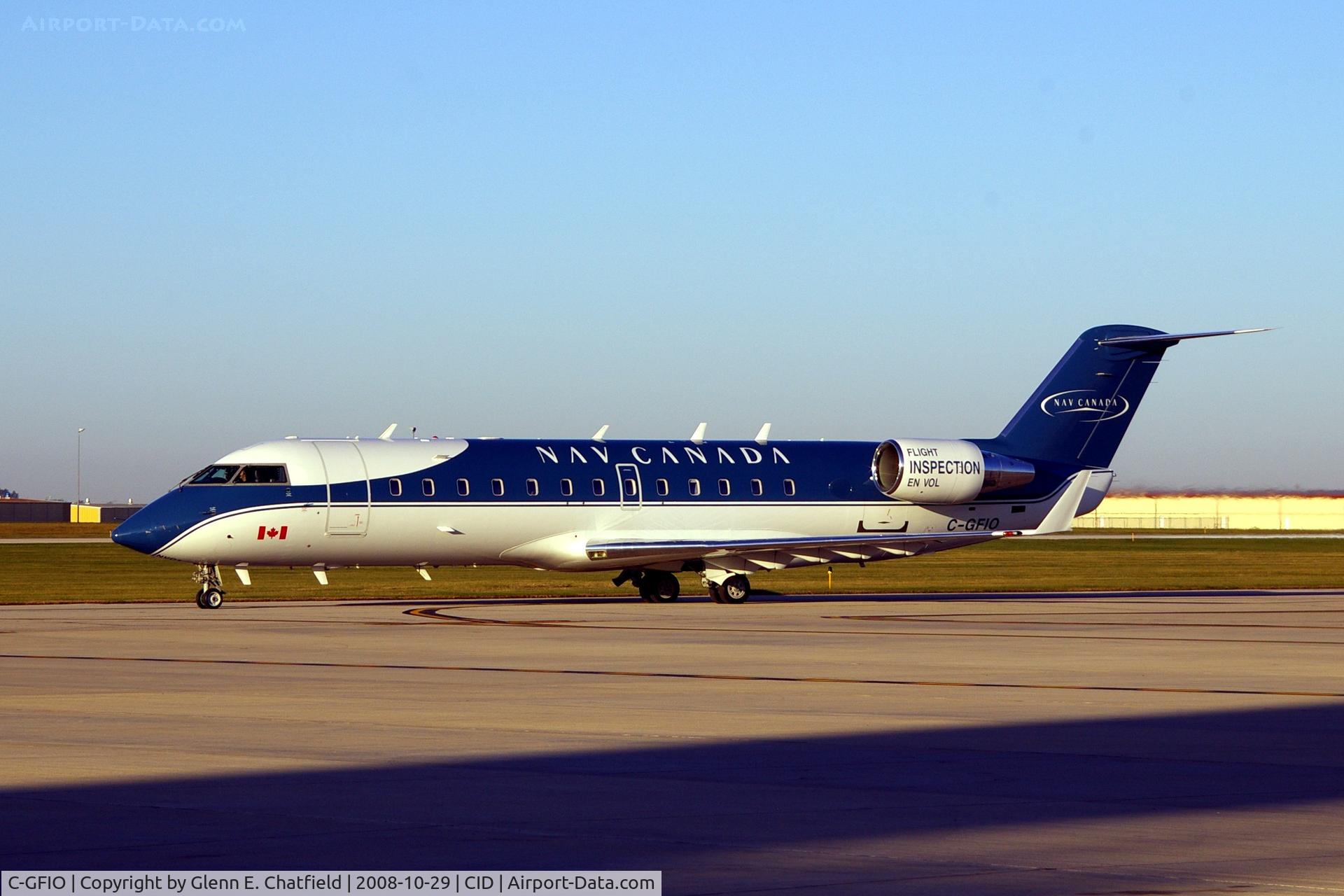 C-GFIO, 2001 Bombardier CRJ-200ER (CL-600-2B19) C/N 7526, Taxiing from Rockwell-Collins to Runway 27 for departure.