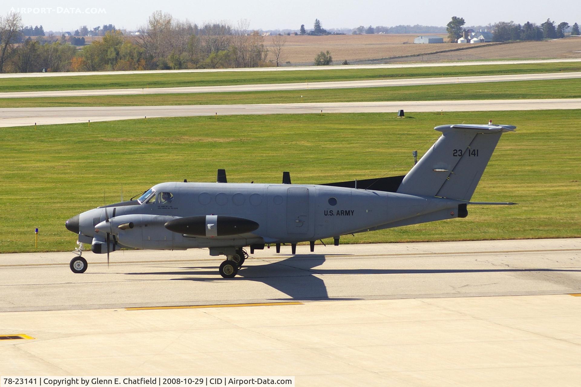 78-23141, 1978 Beech RC-12D Huron C/N GR.6, Taxiing to Runway 27 for departure.