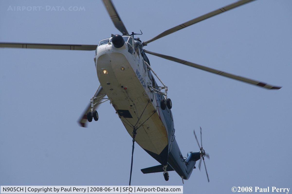 N905CH, 1973 Sikorsky S-61N C/N 61711, Easing in to drop off a bucket