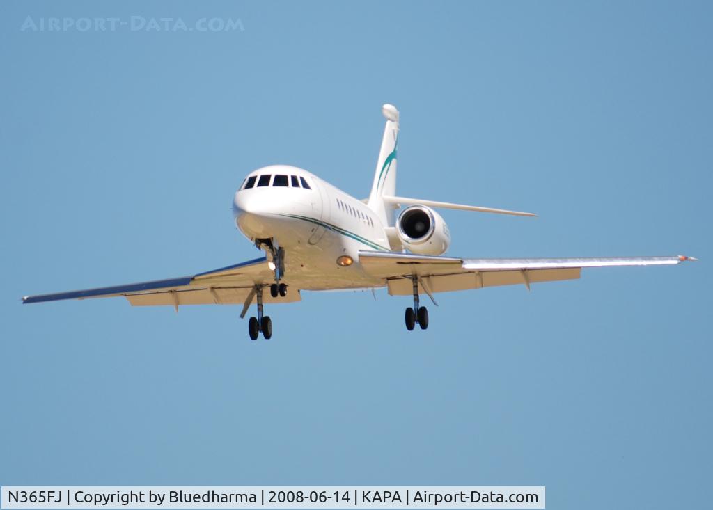N365FJ, 2004 Dassault Falcon 2000EX C/N 47, On final approach to 17L.
