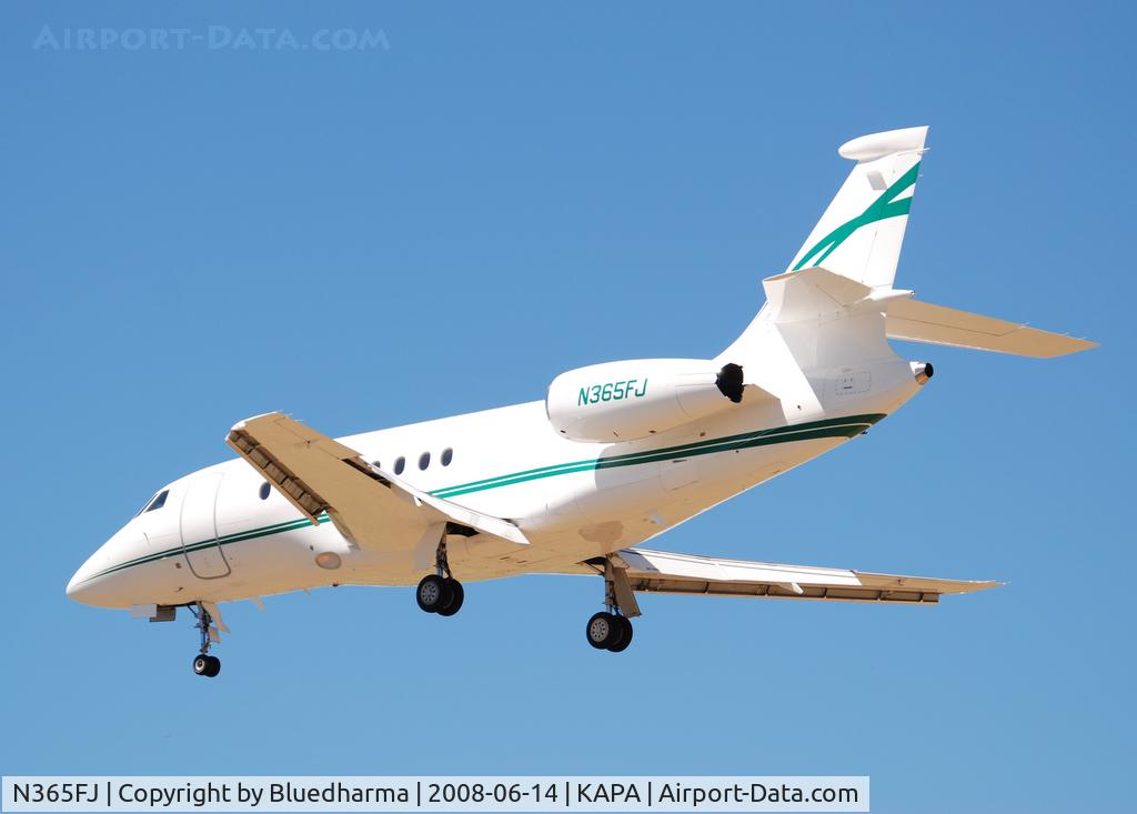 N365FJ, 2004 Dassault Falcon 2000EX C/N 47, On final approach to 17L.
