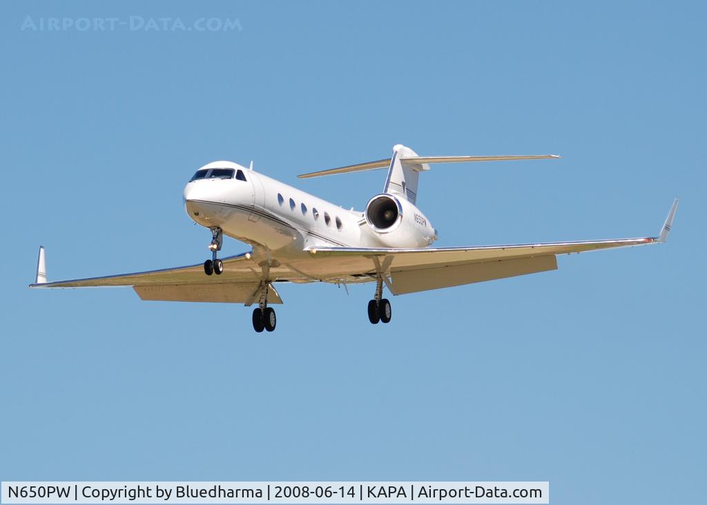 N650PW, 2004 Gulfstream Aerospace G-IV (G400) C/N 1530, On final approach to 17L.