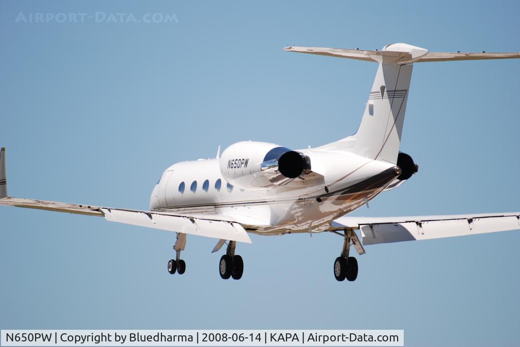 N650PW, 2004 Gulfstream Aerospace G-IV (G400) C/N 1530, On final approach to 17L.