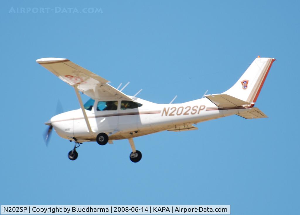 N202SP, 1980 Cessna 182Q Skylane C/N 18267673, On final approach to 17R.