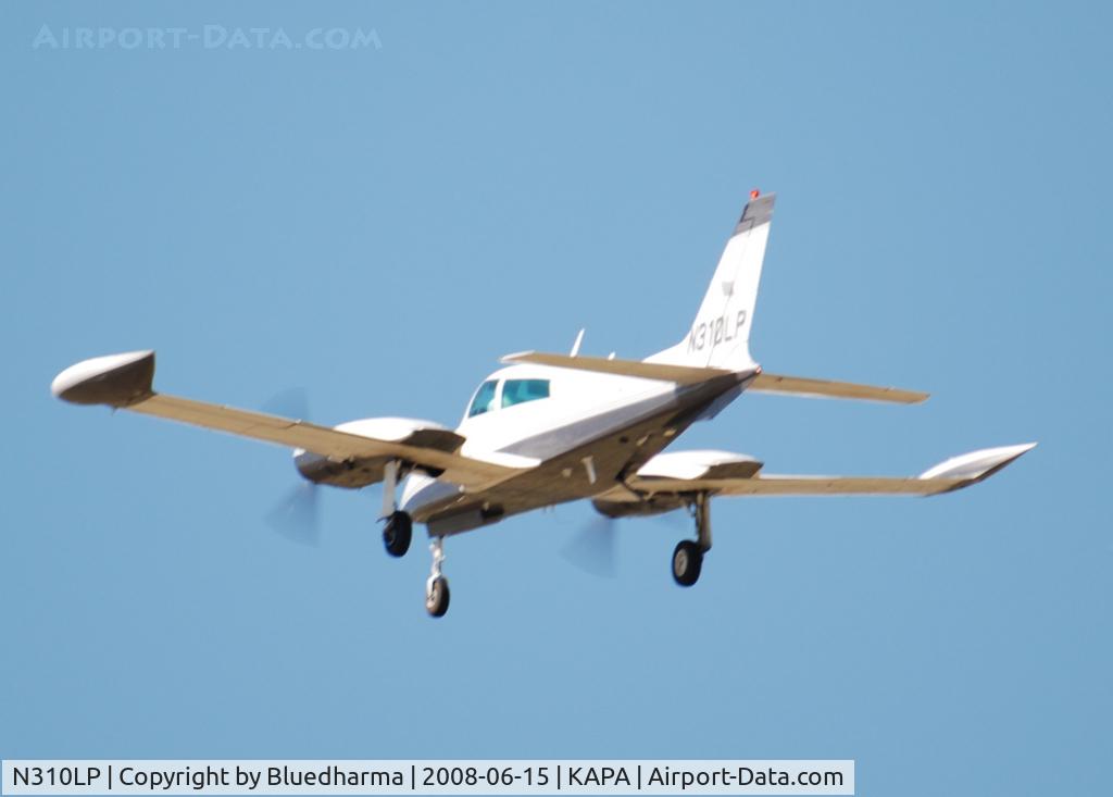N310LP, 1979 Cessna T310R C/N 310R1656, On final approach to 17L.