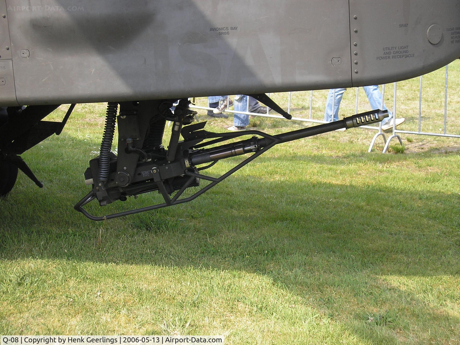 Q-08, 1998 Boeing AH-64DN Apache C/N DN008, Forward cannon , Apache , Army Openday, 2006