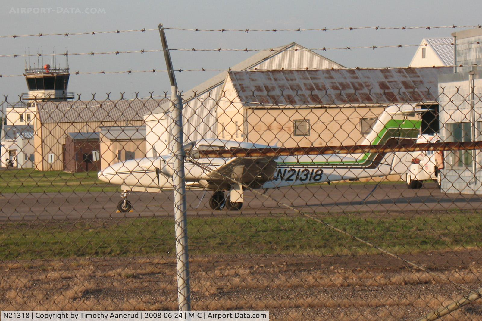 N21318, 1978 Piper PA-44-180 Seminole C/N 44-7995046, A Paul Perry style through the fence photo of a Piper PA44-180, serial 44-7995046