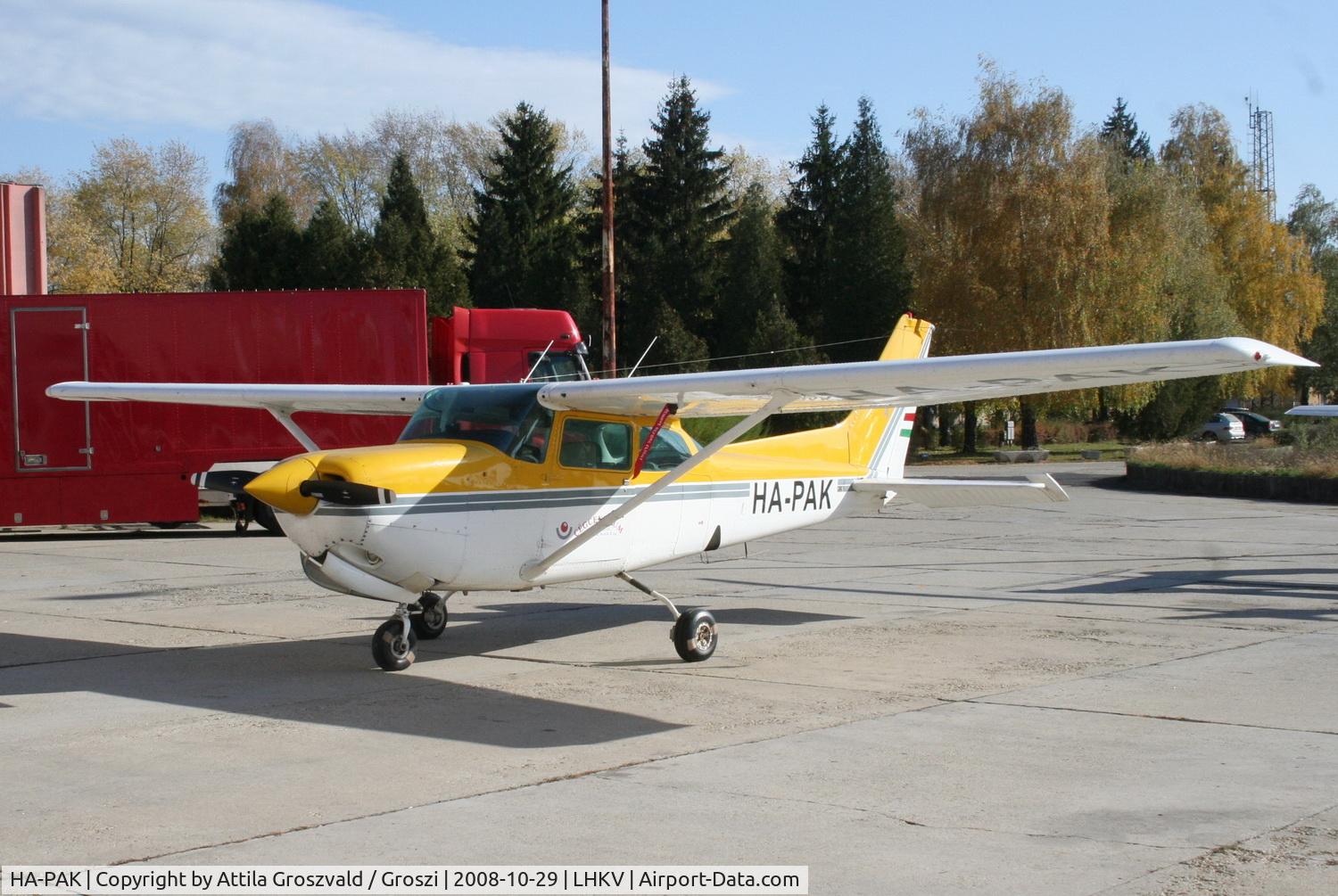 HA-PAK, 1980 Cessna 172RG Cutlass RG C/N 172RG-0375, Kaposújlak airport (LHKV)