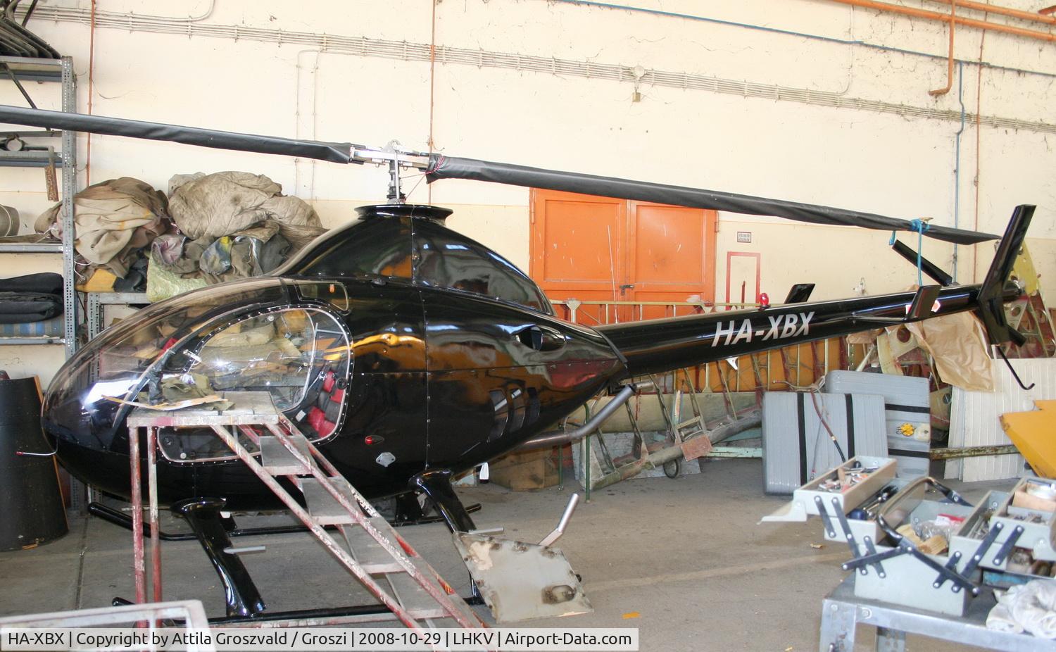 HA-XBX, 2002 Rotorway Exec 162F C/N 6525, Kaposújlak airport (LHKV)