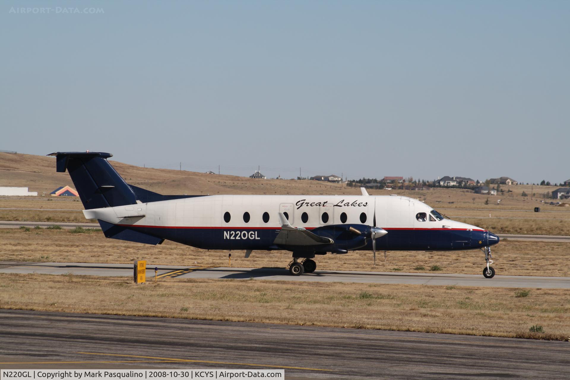 N220GL, 1996 Beech 1900D C/N UE-220, Beech 1900D
