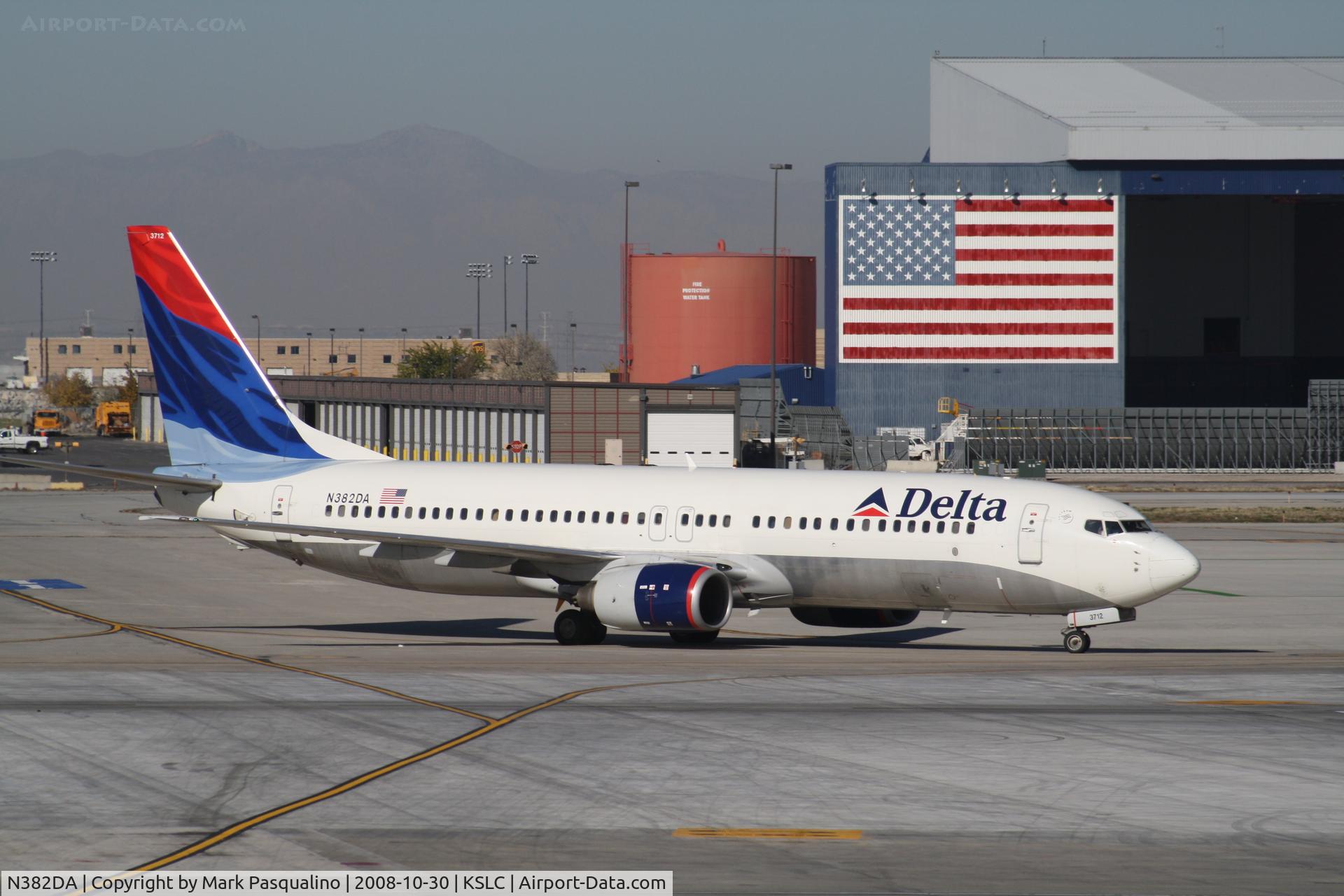 N382DA, 1999 Boeing 737-832 C/N 30345, Boeing 737-800
