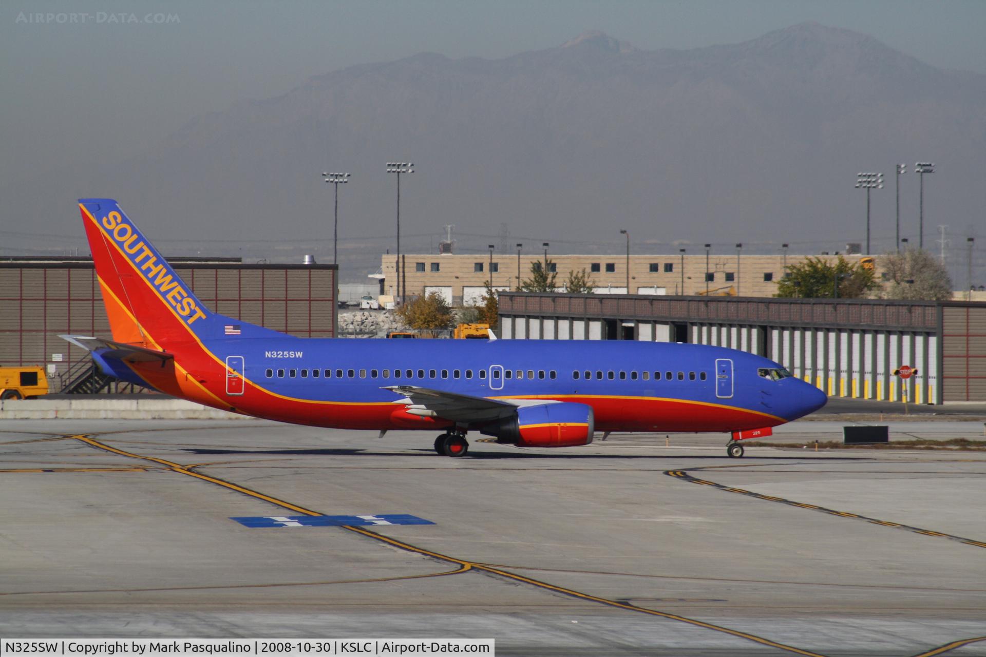 N325SW, 1987 Boeing 737-3H4 C/N 23689, Boeing 737-300