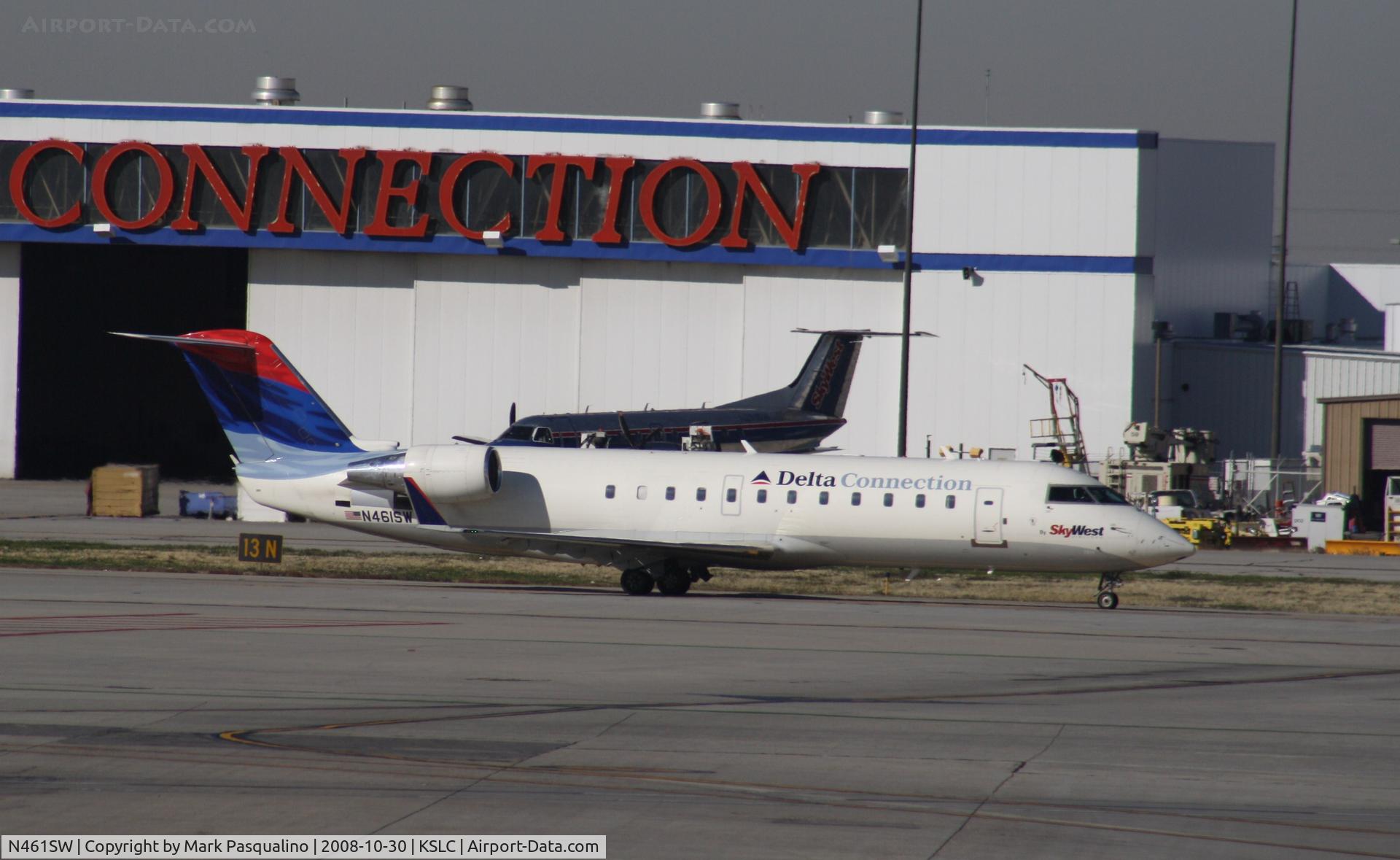 N461SW, 2003 Bombardier CRJ-200LR (CL-600-2B19) C/N 7811, CL-600-2B19