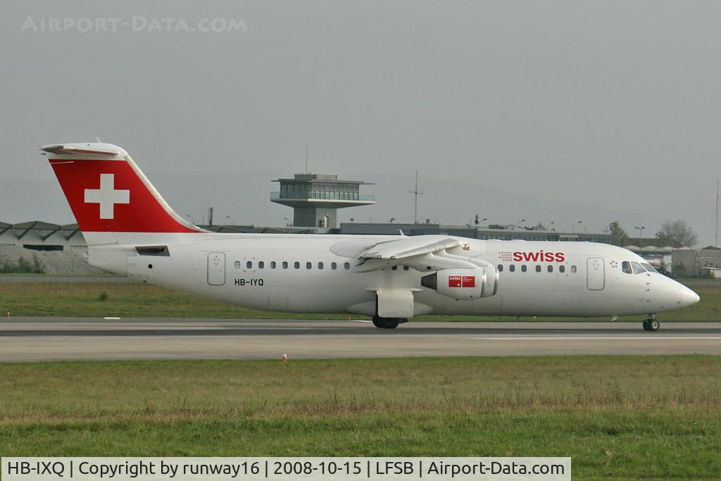HB-IXQ, 1996 British Aerospace Avro 146-RJ100 C/N E3282, line-up rwy 15