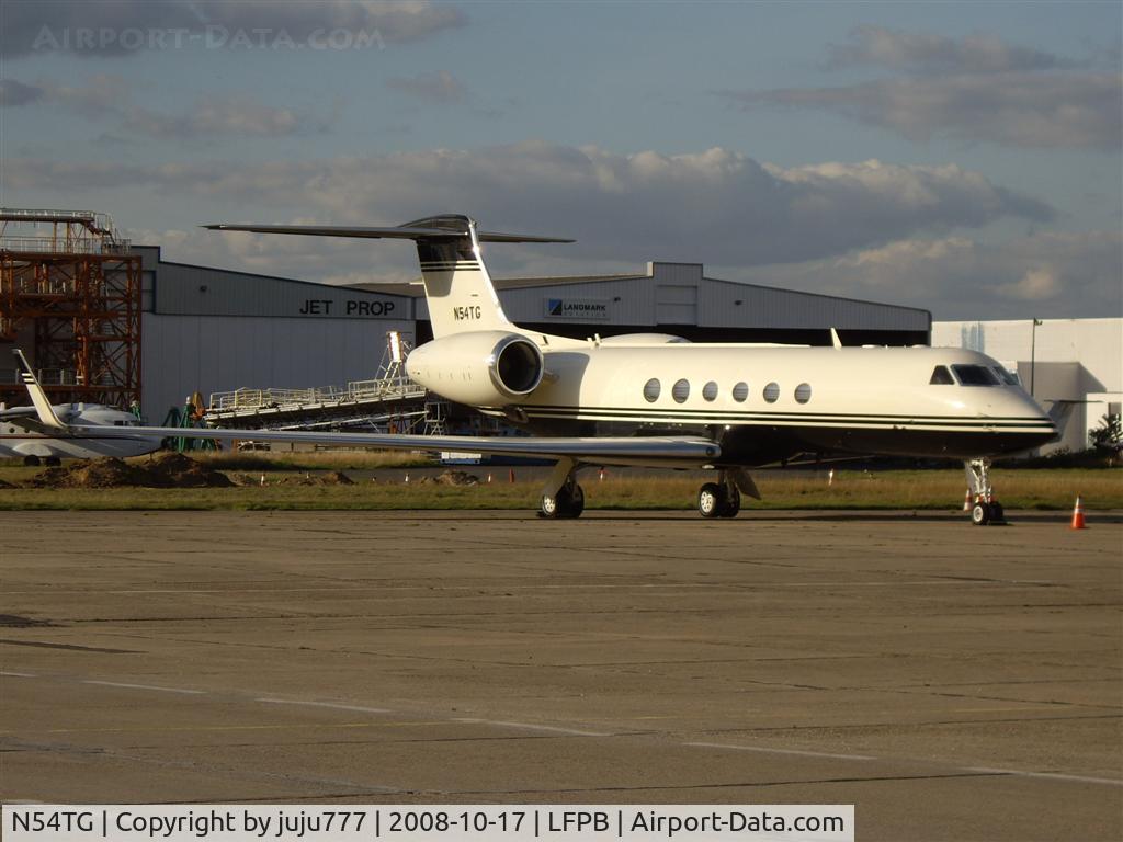 N54TG, 1997 Gulfstream Aerospace G-V C/N 523, on display at Le Bourget