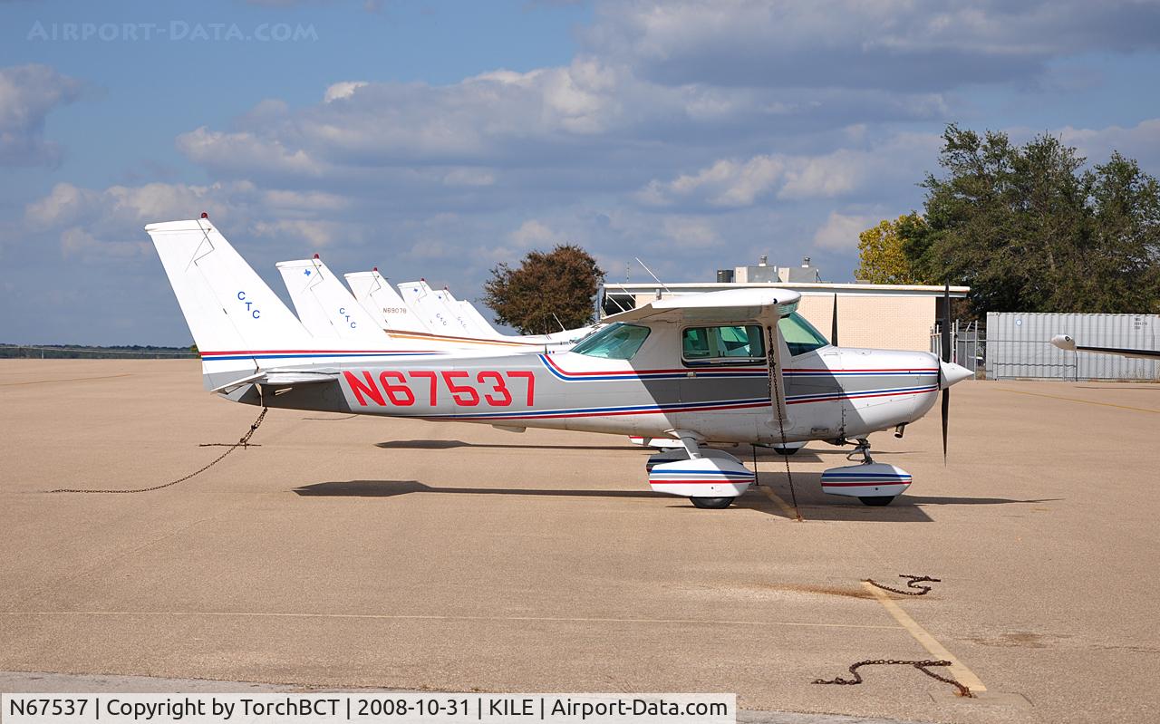 N67537, 1978 Cessna 152 C/N 15281899, Central Texas College Flight Line.