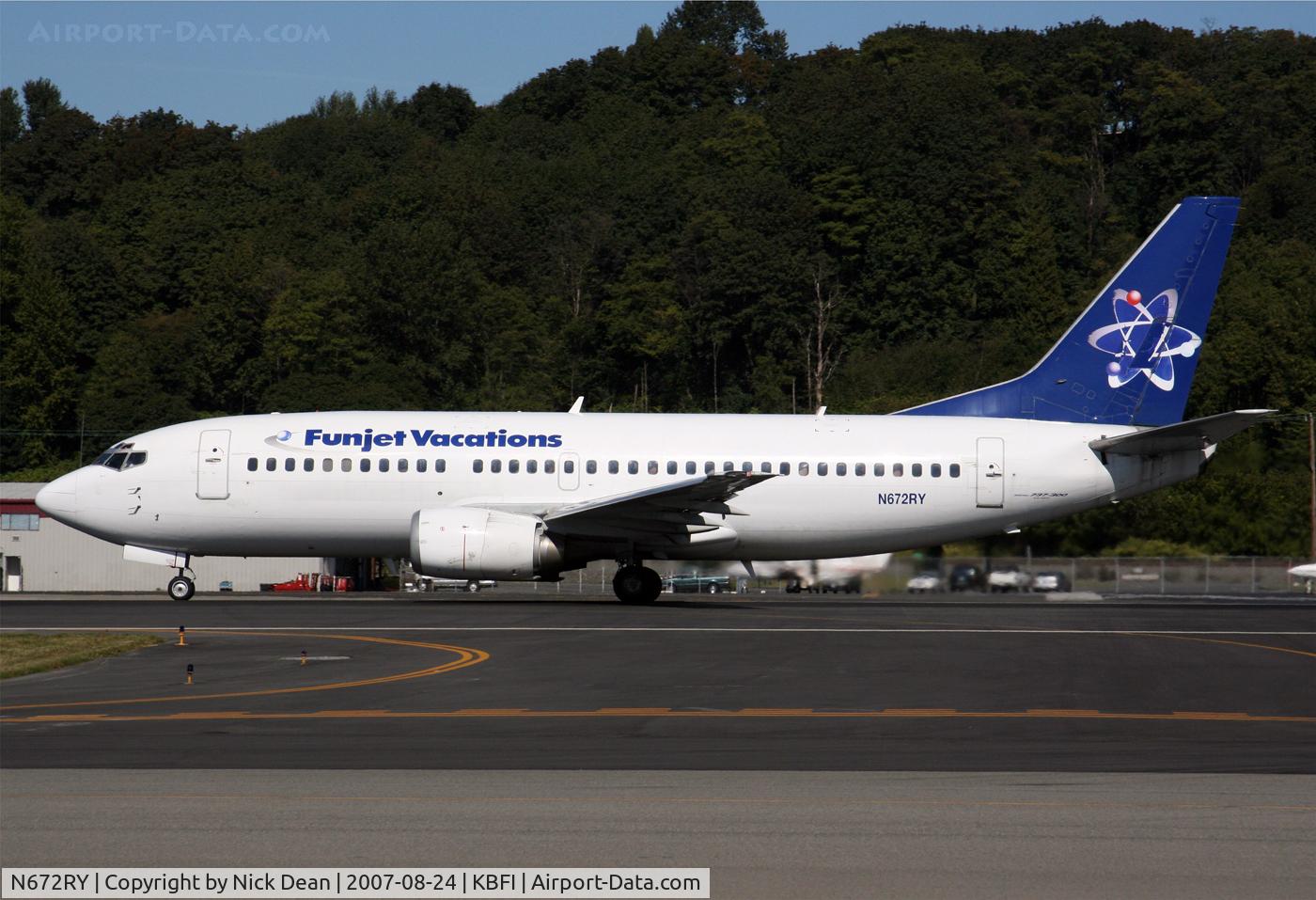 N672RY, 1990 Boeing 737-322 C/N 24672, /