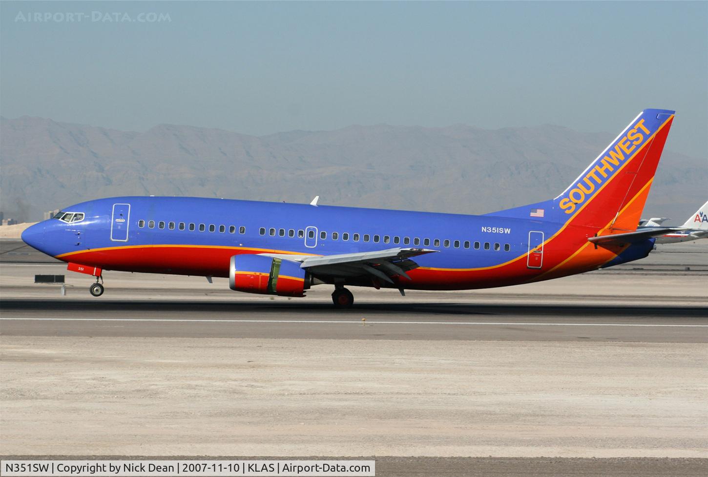 N351SW, 1989 Boeing 737-3H4 C/N 24572, /