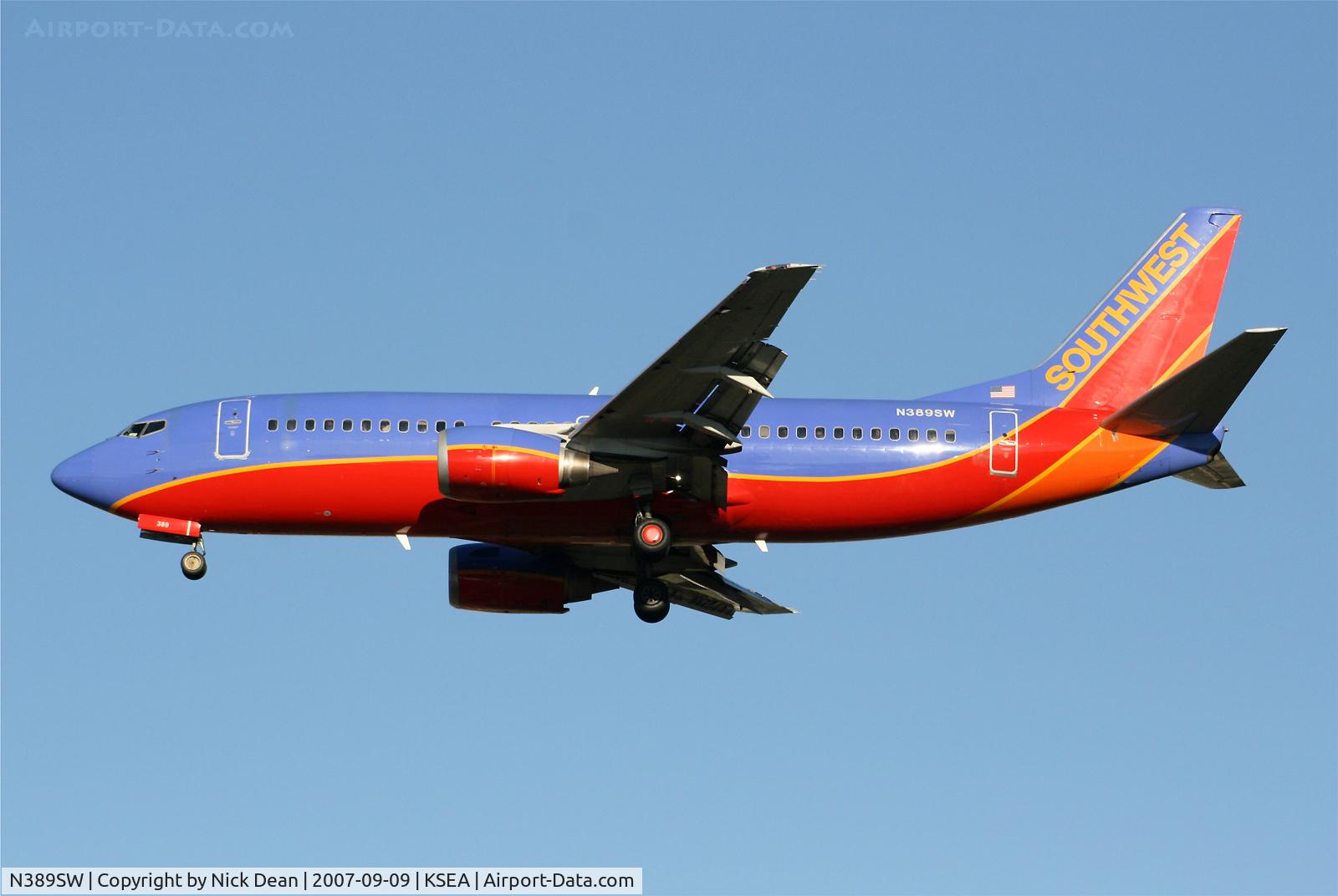 N389SW, 1994 Boeing 737-3H4 C/N 26592, /