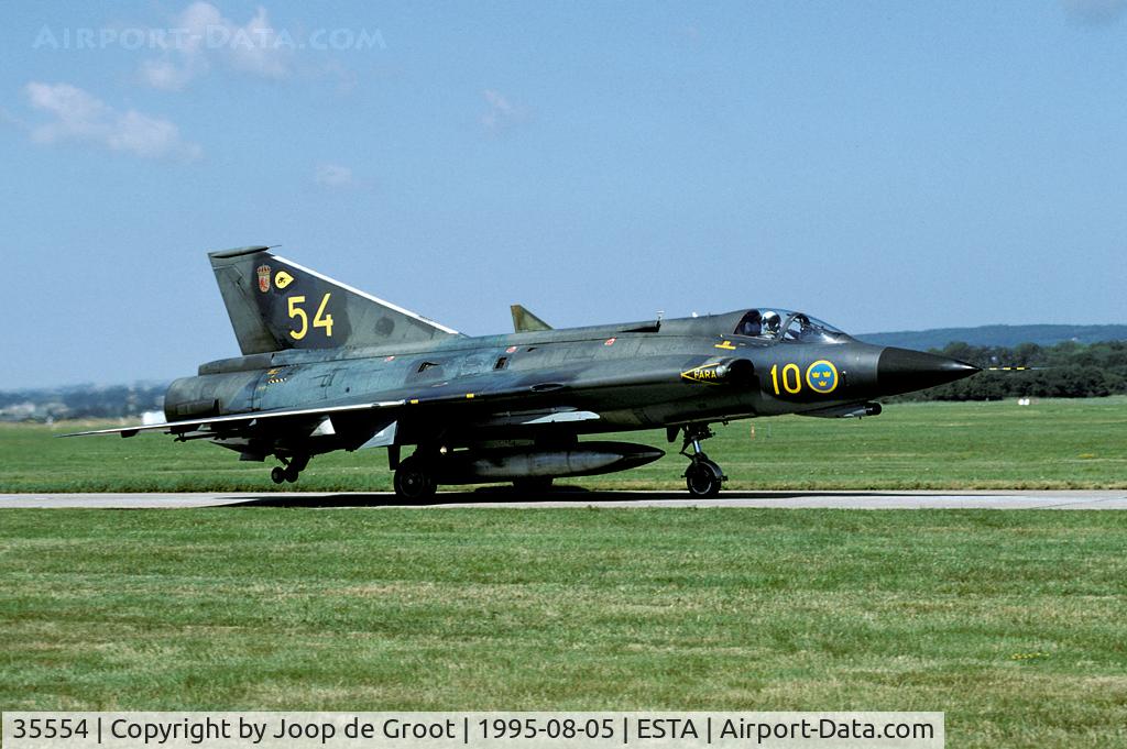 35554, 1969 Saab J-35J Draken C/N 35-554, During the 1995 open day more than 20 J 35J Drakens passed the taxiway in less than 10 minutes. Photographers stress..!