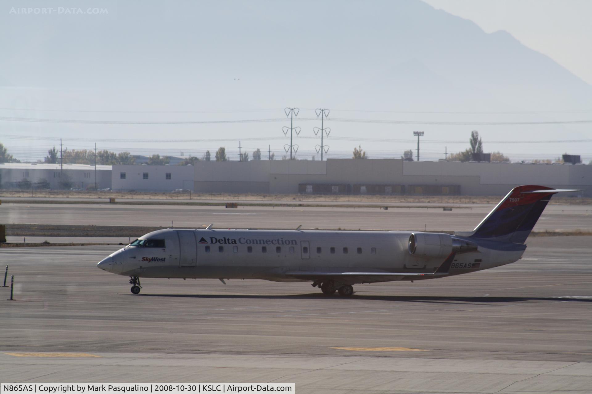 N865AS, 2001 Bombardier CRJ-200ER (CL-600-2B19) C/N 7507, CL-600-2B19
