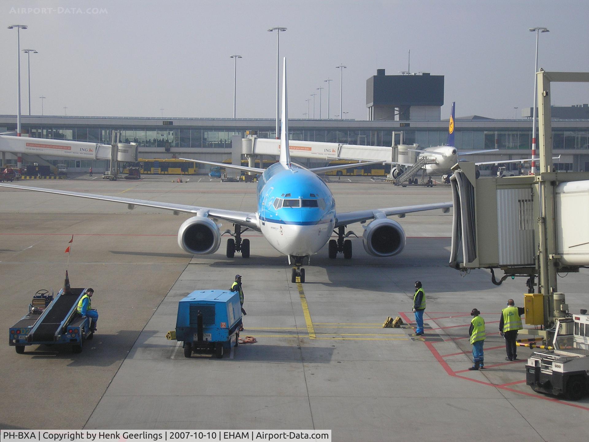 PH-BXA, 1998 Boeing 737-8K2 C/N 29131, Arrival at Gate , Schiphol
