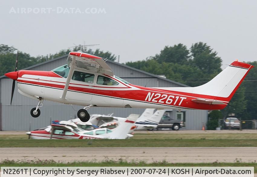 N2261T, 1977 Cessna R182 Skylane RG C/N R18200013, EAA AirVenture 2007