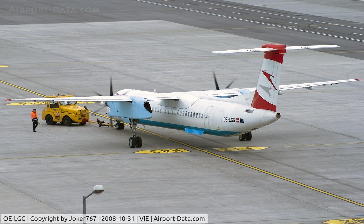 OE-LGG, 2002 De Havilland Canada DHC-8-402Q Dash 8 C/N 4074, Austrian arrows De Havilland Canada DHC-8-401