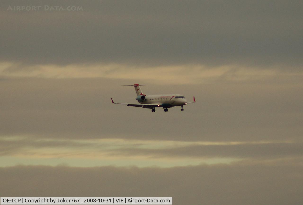 OE-LCP, 2001 Canadair CRJ-200LR (CL-600-2B19) C/N 7480, Austrian arrows Canadair Regional Jet CRJ200LR