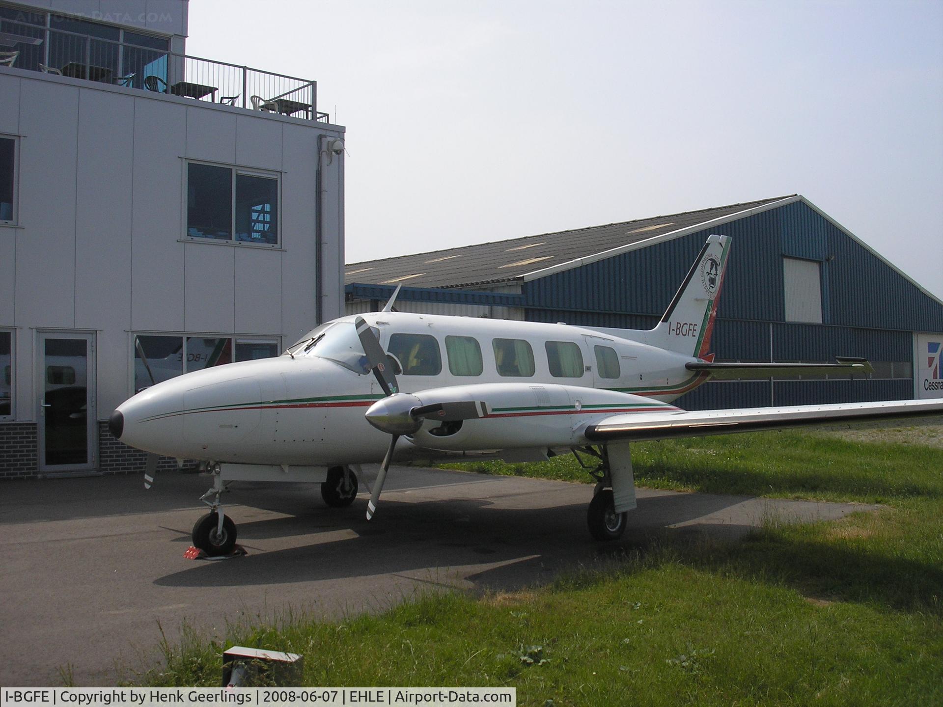 I-BGFE, 1975 Piper PA-31-350 Navajo Chieftain C/N 31-7652043, Riprese Aeree - Lelystad Airport