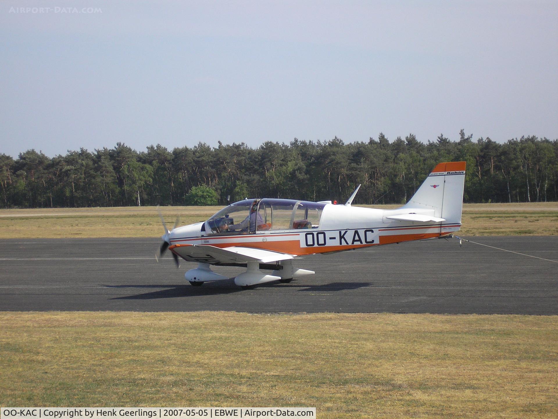 OO-KAC, Robin DR-400-180R Remorqueur Regent C/N 1404, Weelde Airport Glider Club