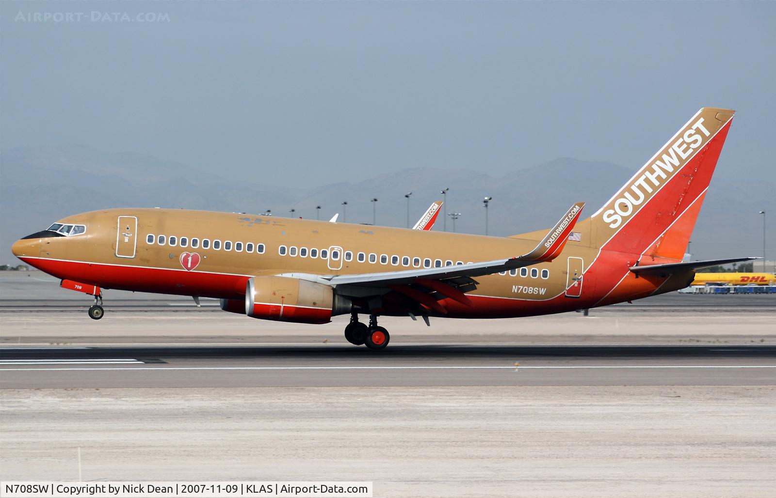N708SW, 1998 Boeing 737-7H4 C/N 27842, /