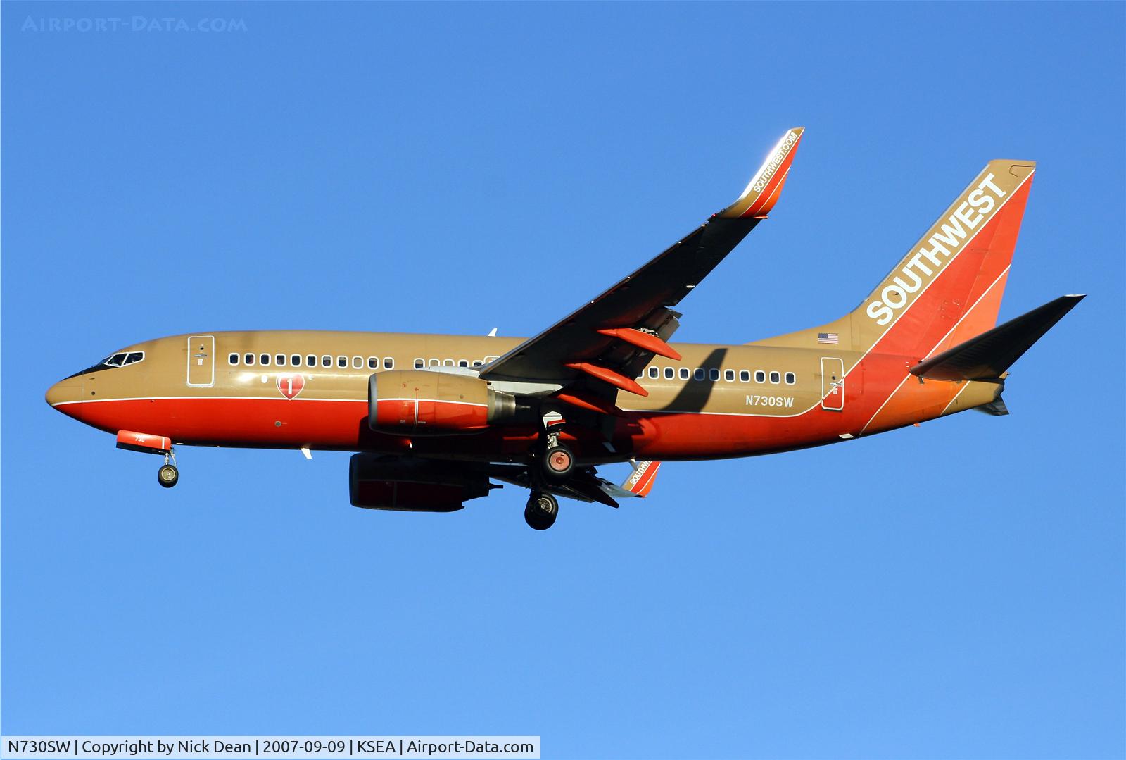 N730SW, 1999 Boeing 737-7H4 C/N 27862, /