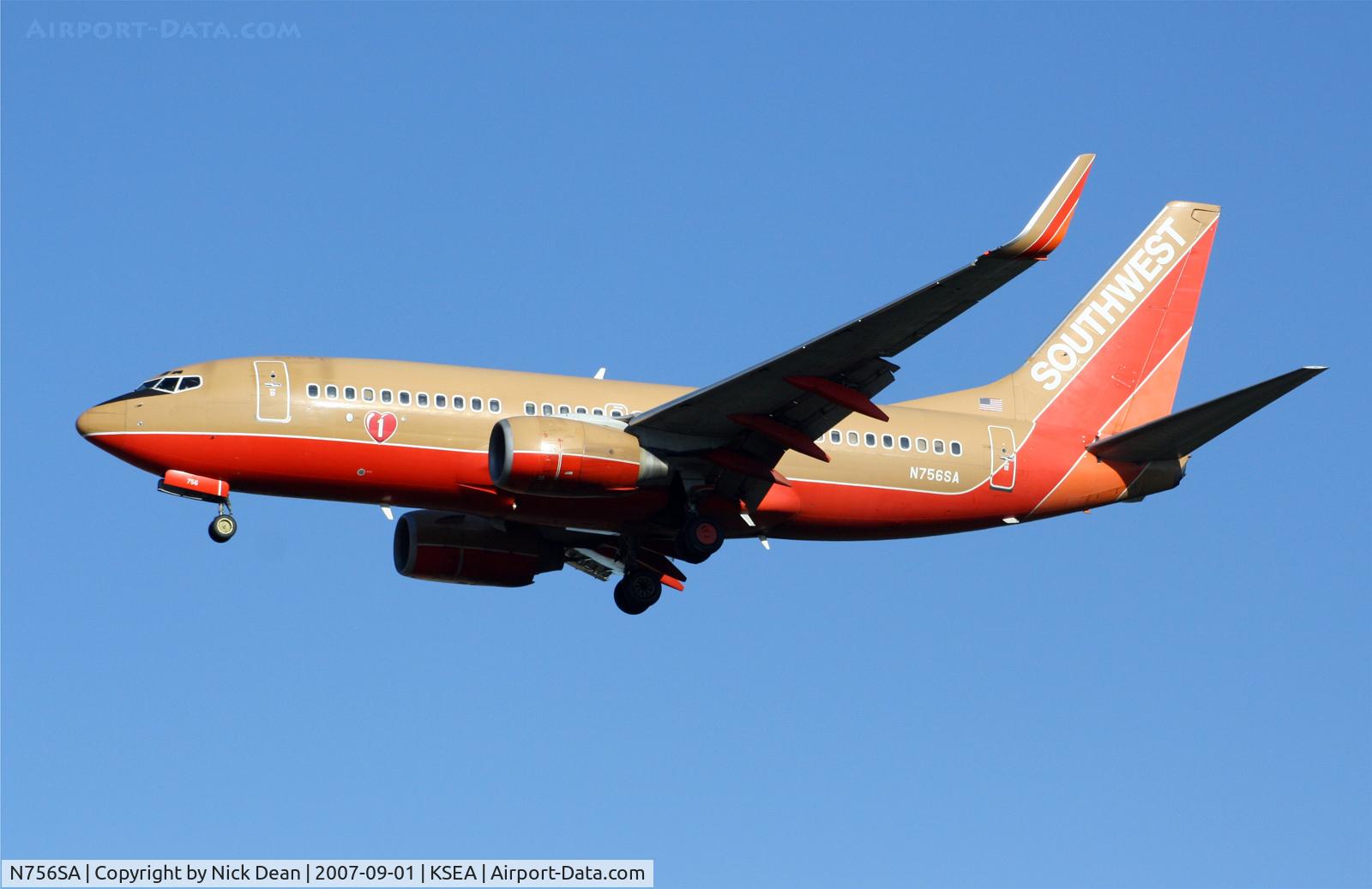 N756SA, 1999 Boeing 737-7H4 C/N 27872, /