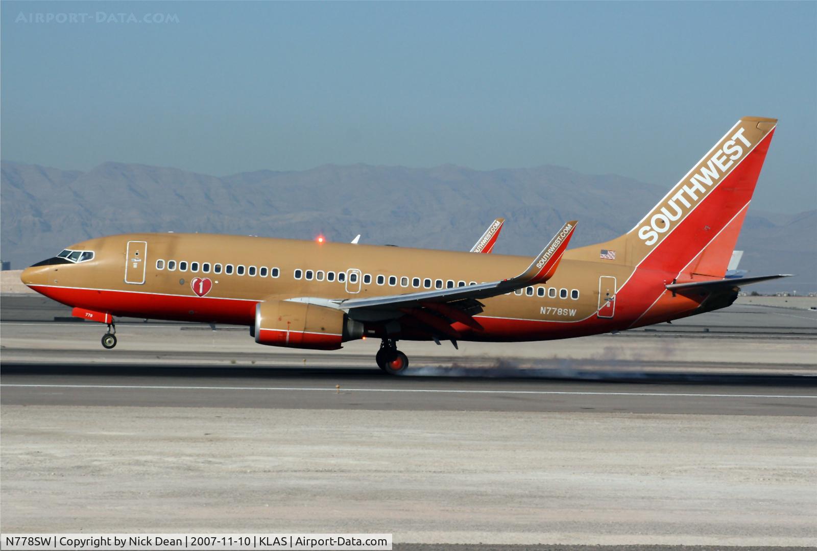 N778SW, 2000 Boeing 737-7H4 C/N 27883, /
