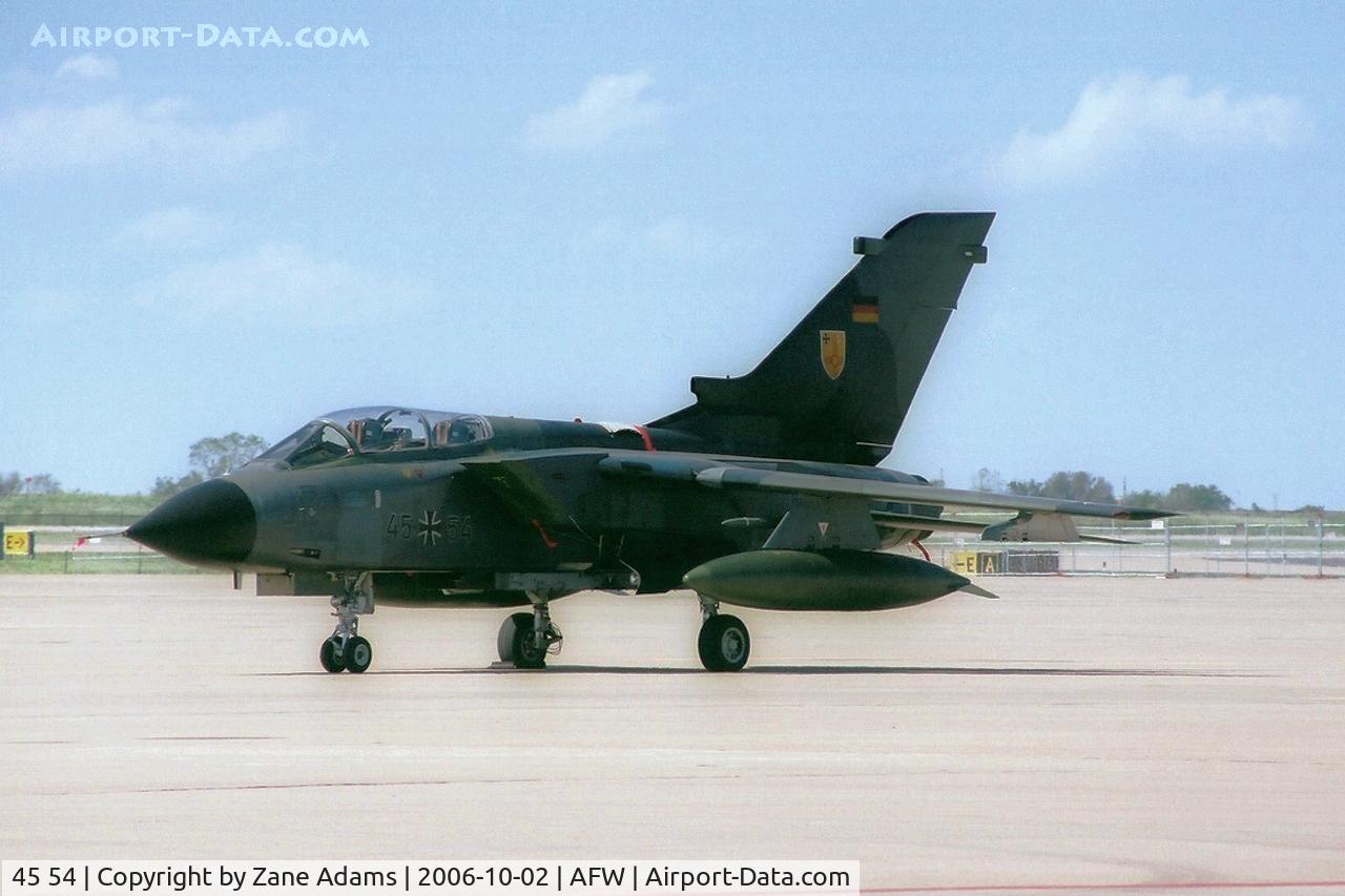 45 54, Panavia Tornado IDS(T) C/N 260/GT034/4254, On the ramp at Alliance after Airshow 2006
