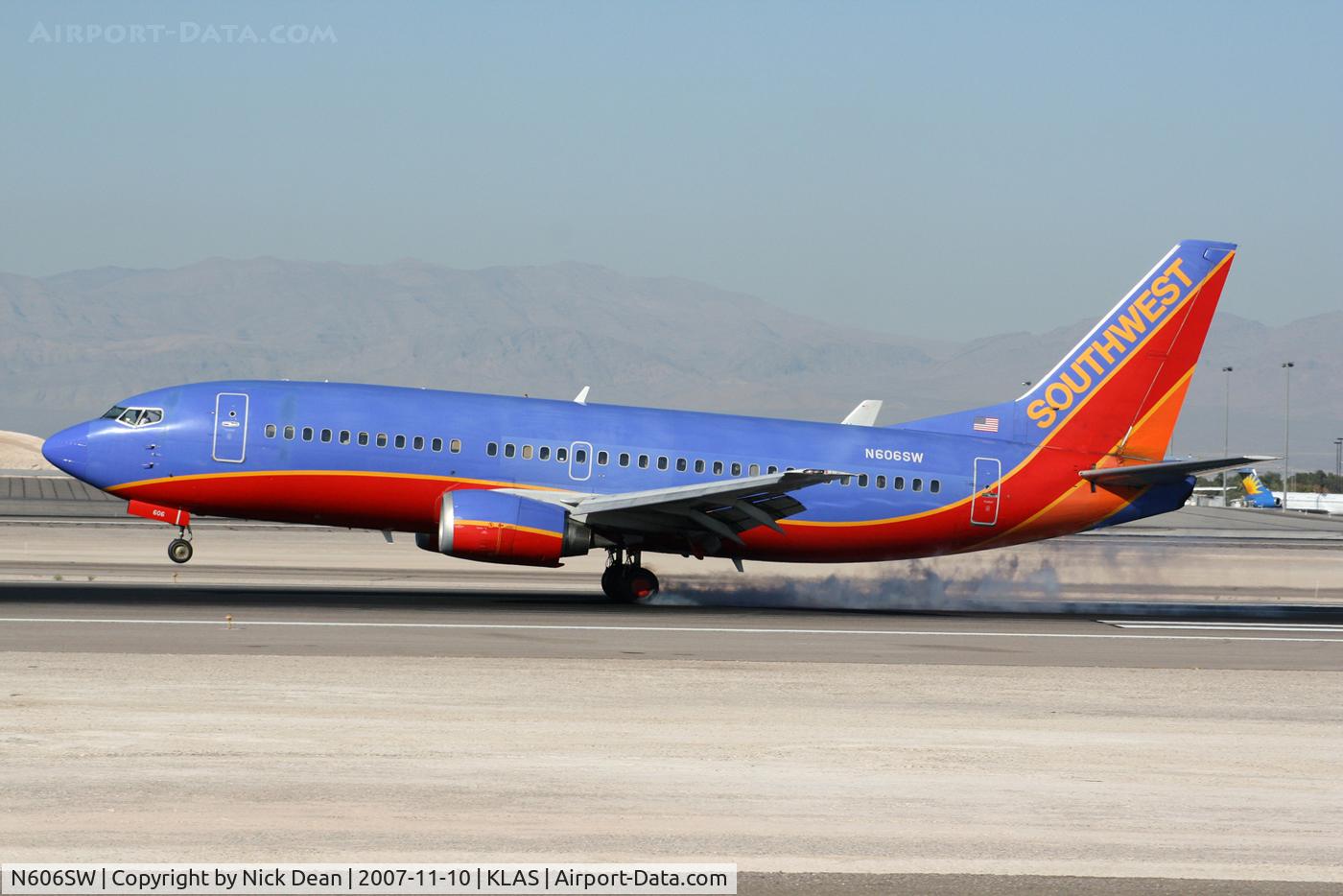N606SW, 1995 Boeing 737-3H4 C/N 27926, /
