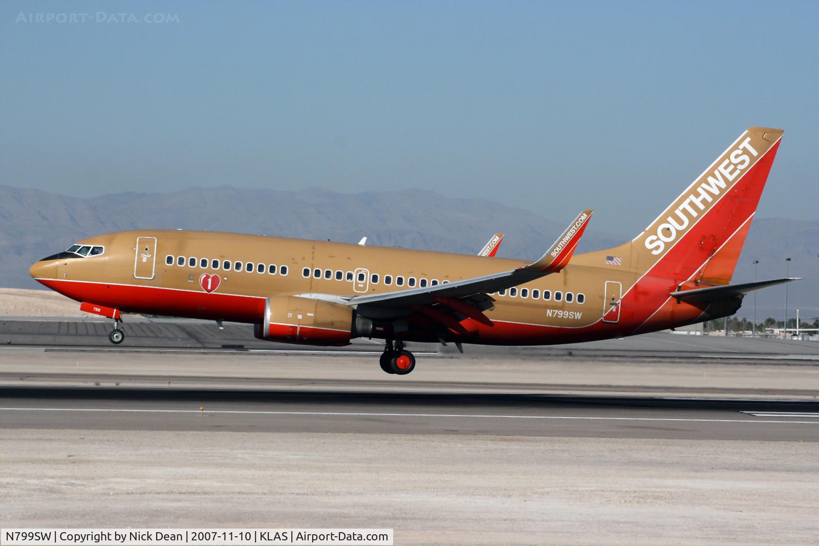 N799SW, 1998 Boeing 737-7Q8 C/N 28209, /