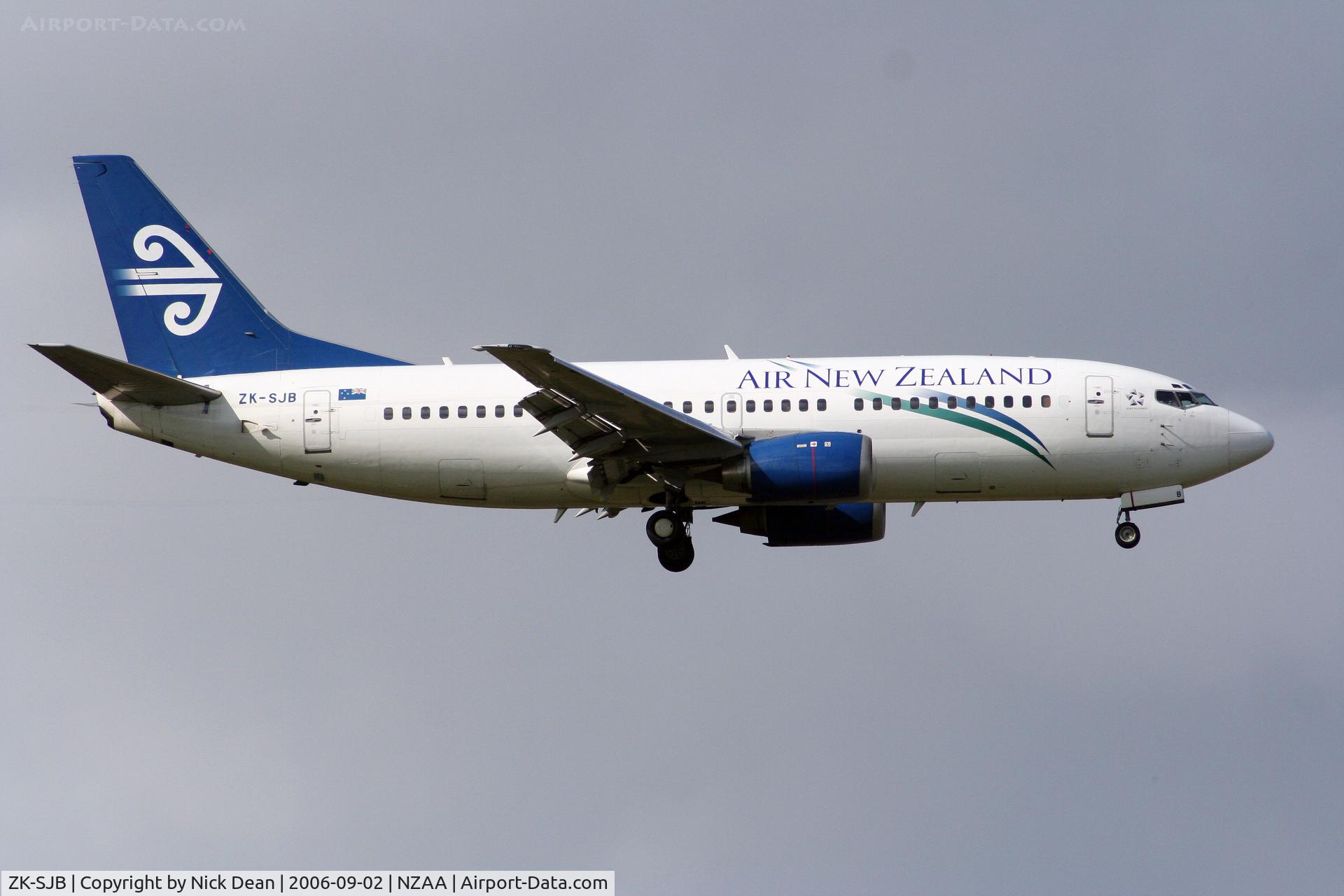 ZK-SJB, 1997 Boeing 737-33R C/N 28868, /