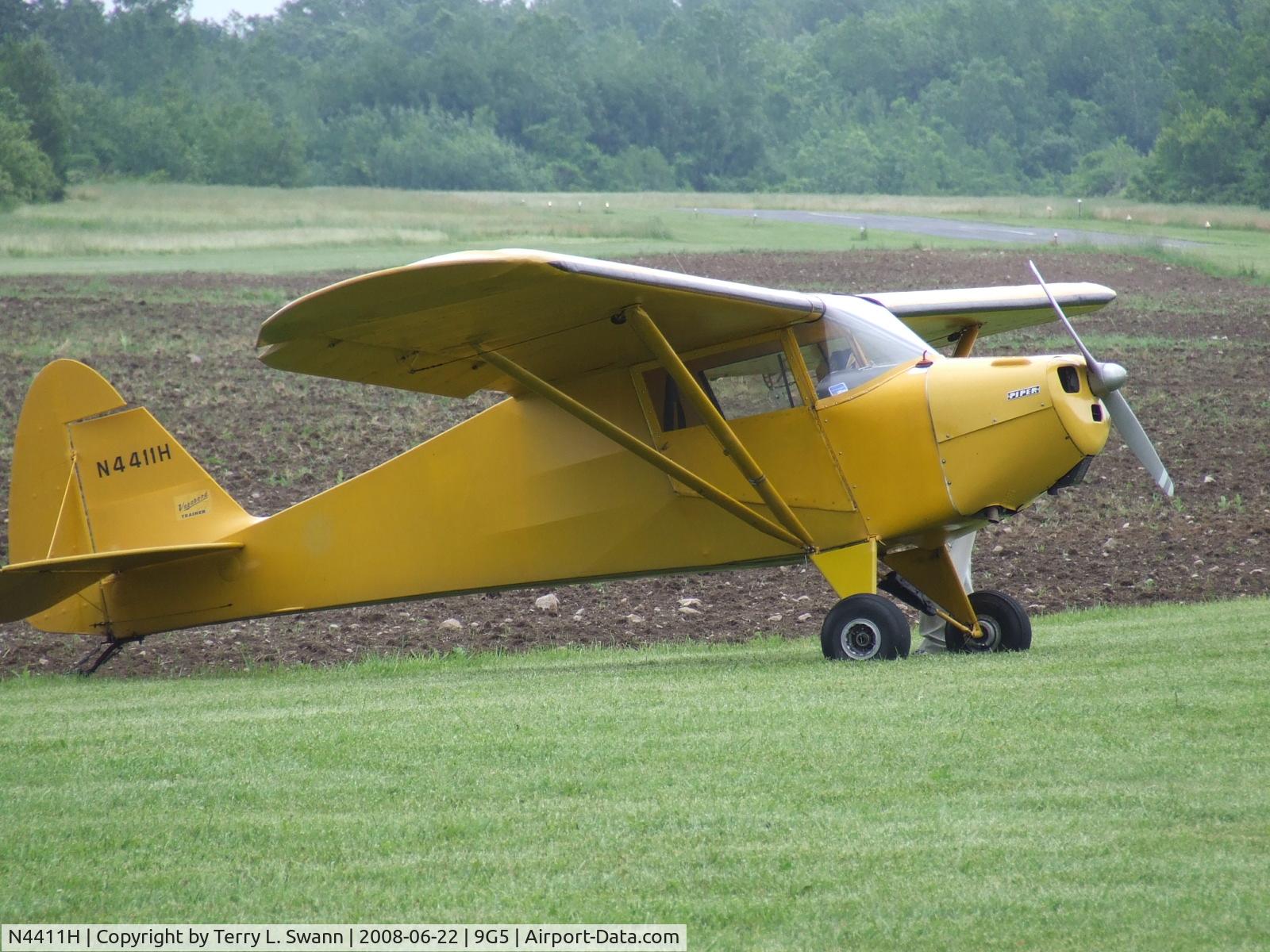 N4411H, 1948 Piper PA-15 Vagabond Vagabond C/N 15-196, Parked at Fly-In Breakfast at Royalton.
