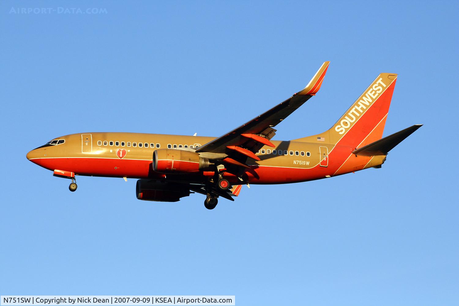 N751SW, 1999 Boeing 737-7H4 C/N 29803, /