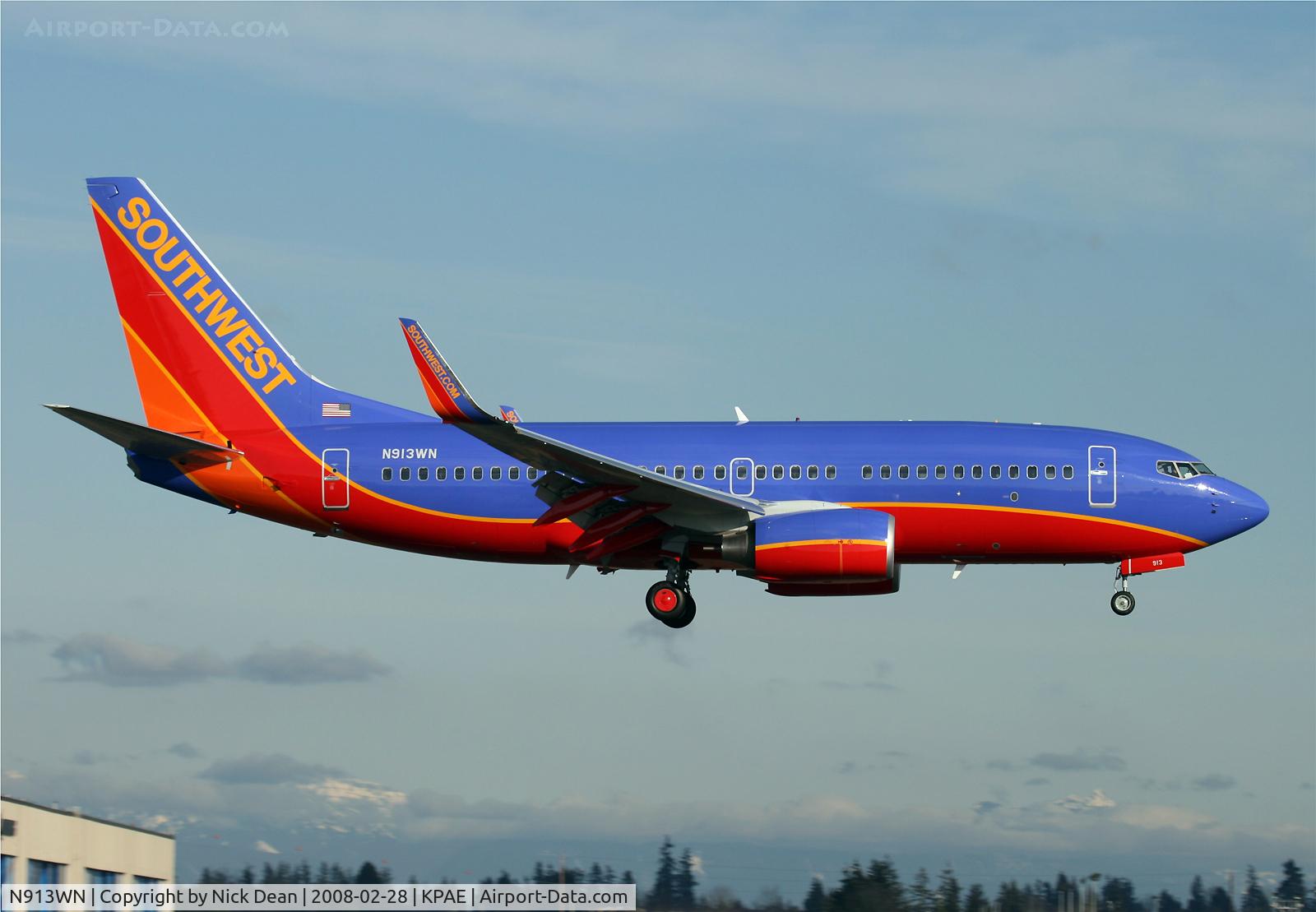 N913WN, 2008 Boeing 737-7H4 C/N 29840, Nice low approach