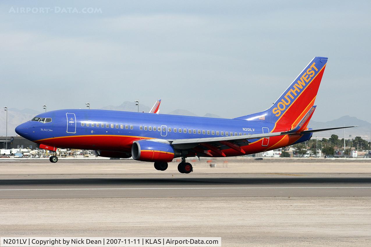 N201LV, 2005 Boeing 737-7H4 C/N 29854, /