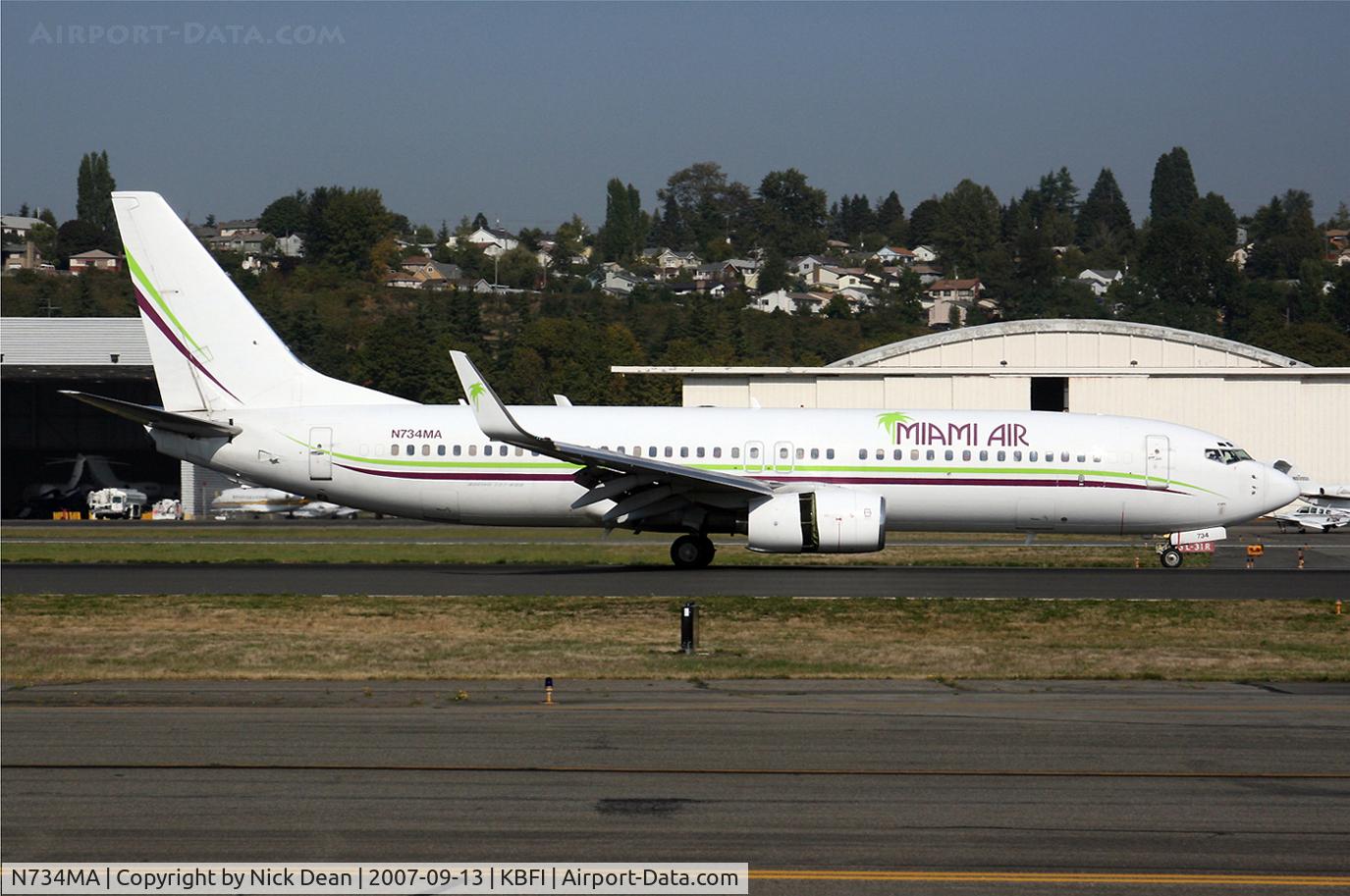 N734MA, 2000 Boeing 737-8Q8 C/N 30039, /