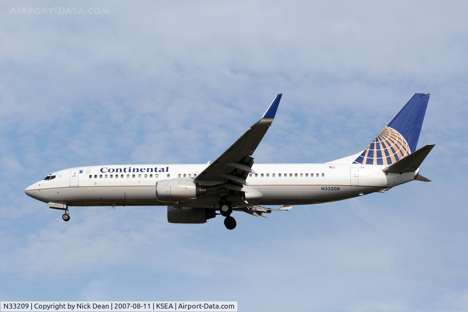N33209, 2000 Boeing 737-824 C/N 30581, /