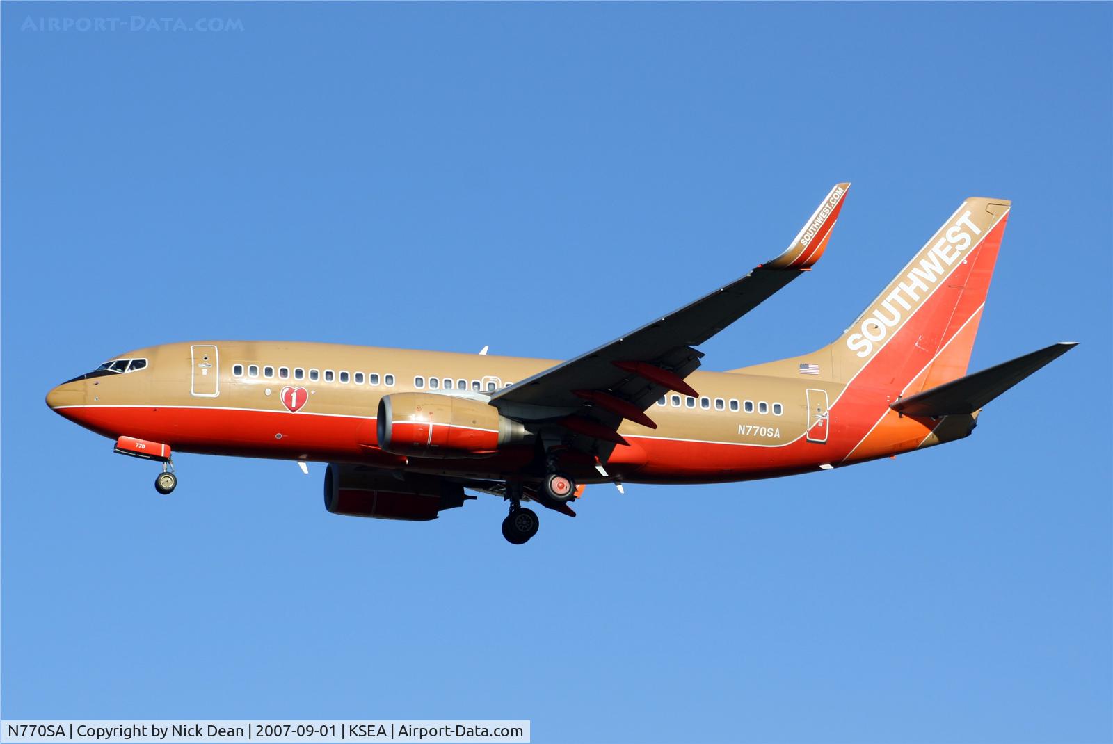 N770SA, 2000 Boeing 737-7H4 C/N 30589, /