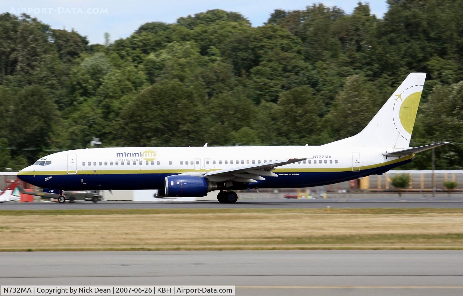 N732MA, 2001 Boeing 737-81Q C/N 30618, /
