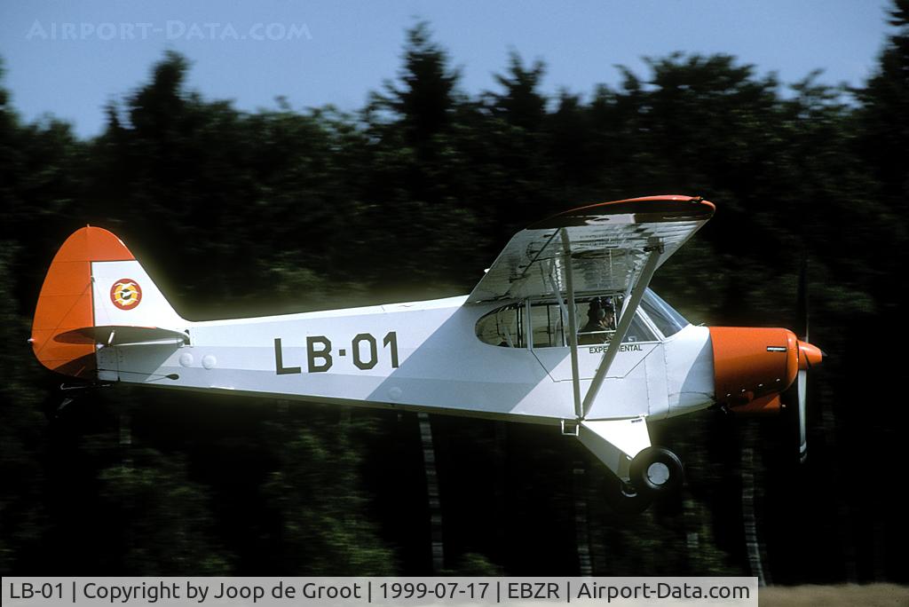 LB-01, 1954 Piper L-21B Super Cub (PA-18-135) C/N 18-3803, Belgium is one of the last air forces to operate the venerable Piper Cup. It is being used for glider towing.